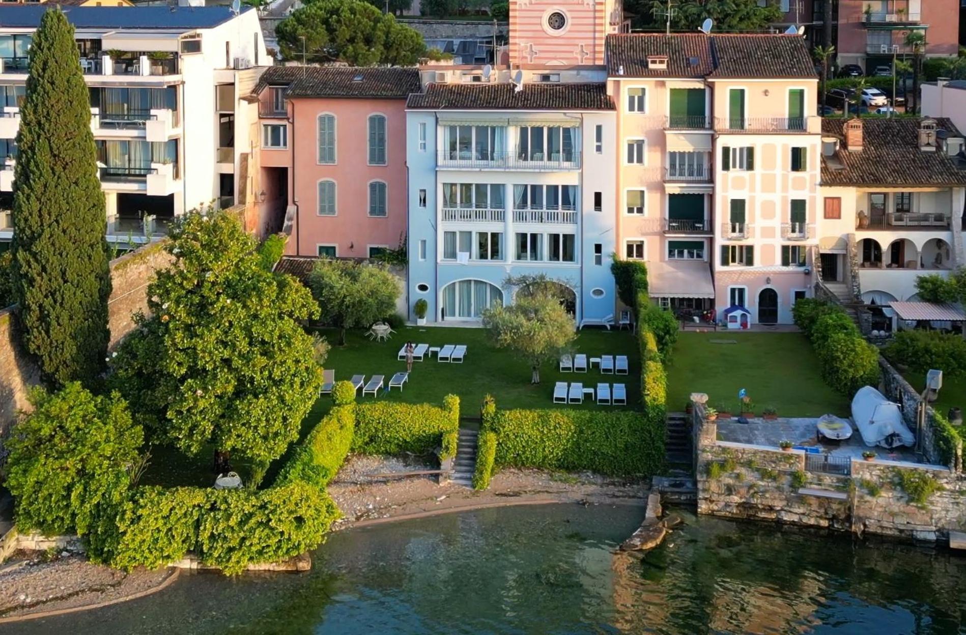 Luxury Lakeside Apartment Right On The Water Salò Buitenkant foto