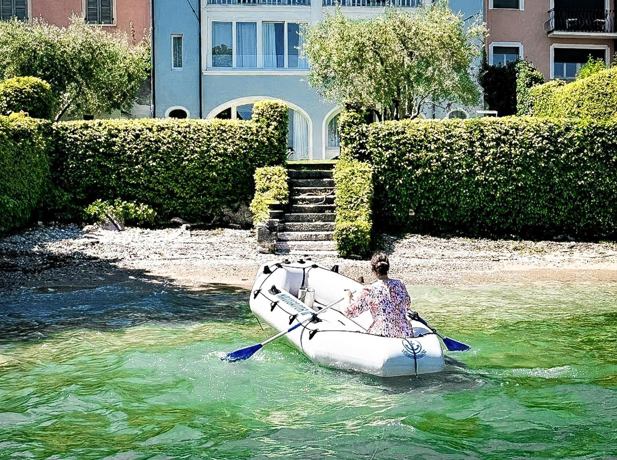 Luxury Lakeside Apartment Right On The Water Salò Buitenkant foto